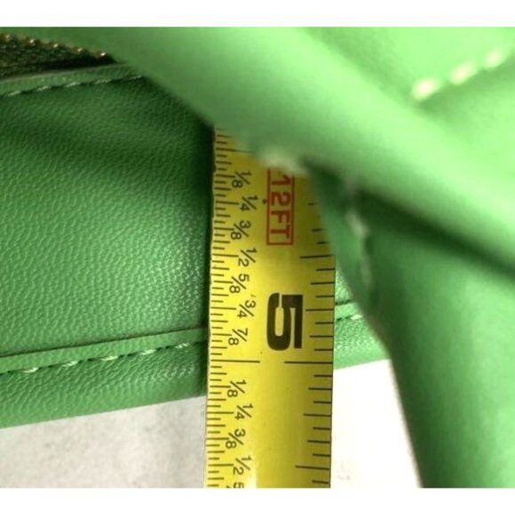 Steve Madden Quilted Green Crossbody Bag With Adjustable Straps - Picture 8 of 8